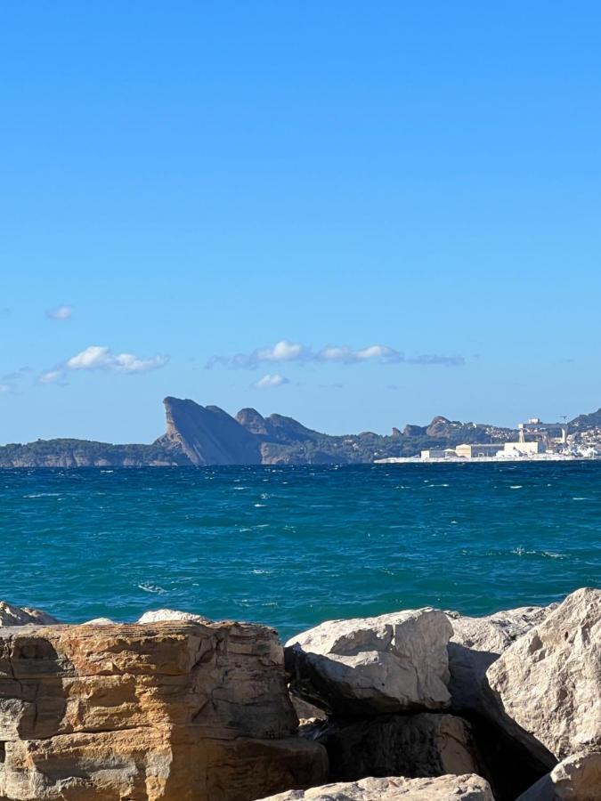 Appartement Entre Village Et Plages. Saint-Cyr-sur-Mer Exteriör bild