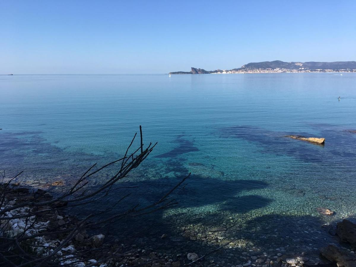 Appartement Entre Village Et Plages. Saint-Cyr-sur-Mer Exteriör bild